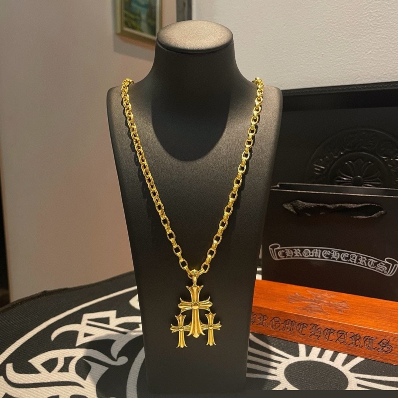 Ch**me He**ts necklaces